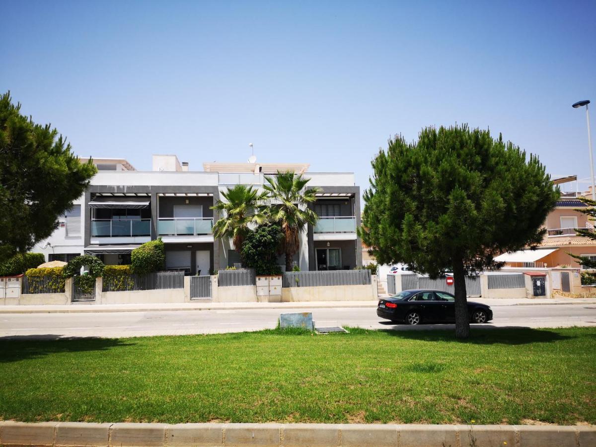 Bungalow En Punta Prima 2 Dormitorios Y Piscina Torrevieja Exterior photo